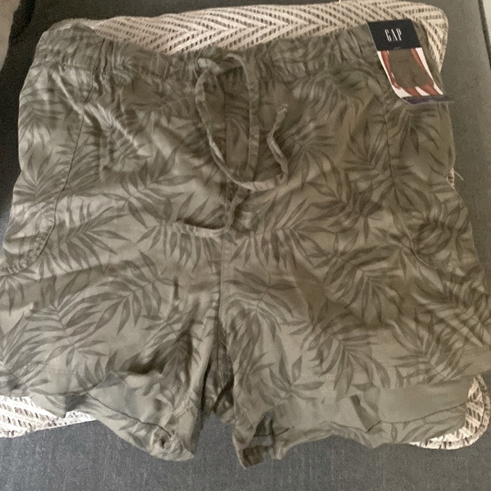 NWT GAP TENSIL SHORTS